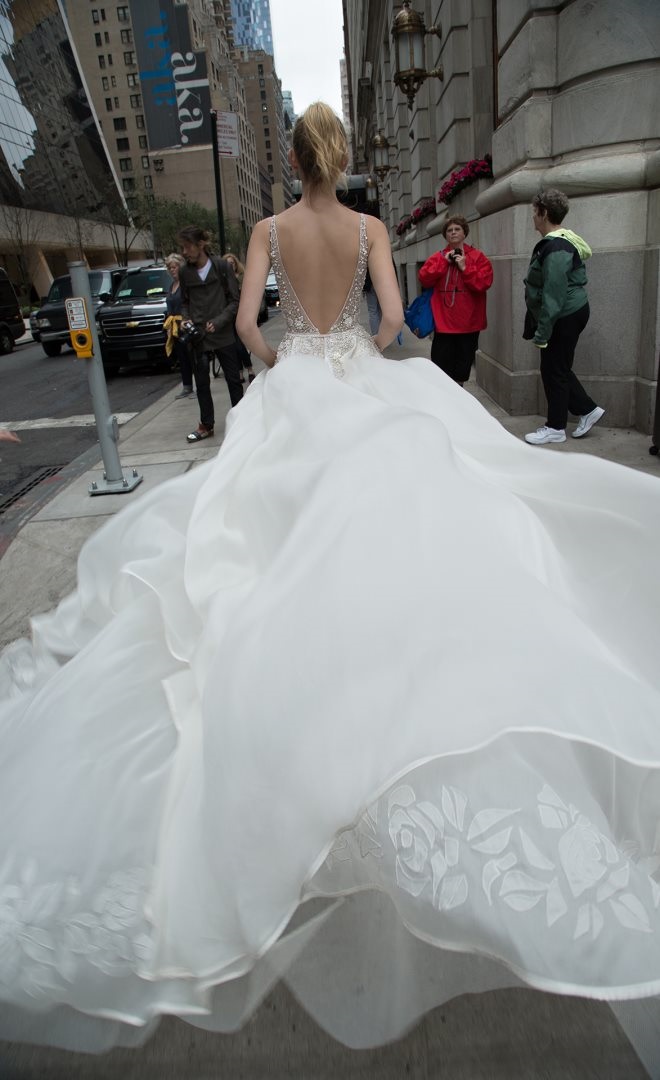 Свадебные наряды Inbal Dror 2016. Фото 29 Свадебные наряды Inbal Dror 2016. Фото 29
