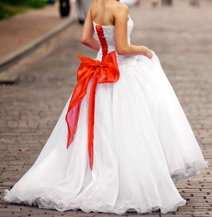 Свадебные платья в стиле 2010-х годов. Фото 2 Свадебные платья в стиле 2010-х годов. Фото 2